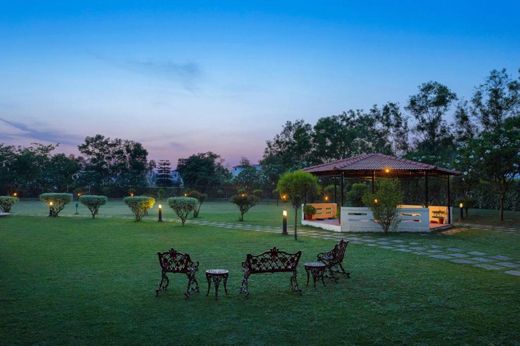 Naturoville Wellness Resort Rishikesh - Surrounded By Nature, Rooted In Wellness Doiwāla 외부 사진